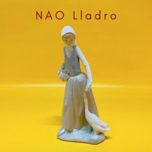 Nao Lladro Porcelain Figurine Woman with Duck
