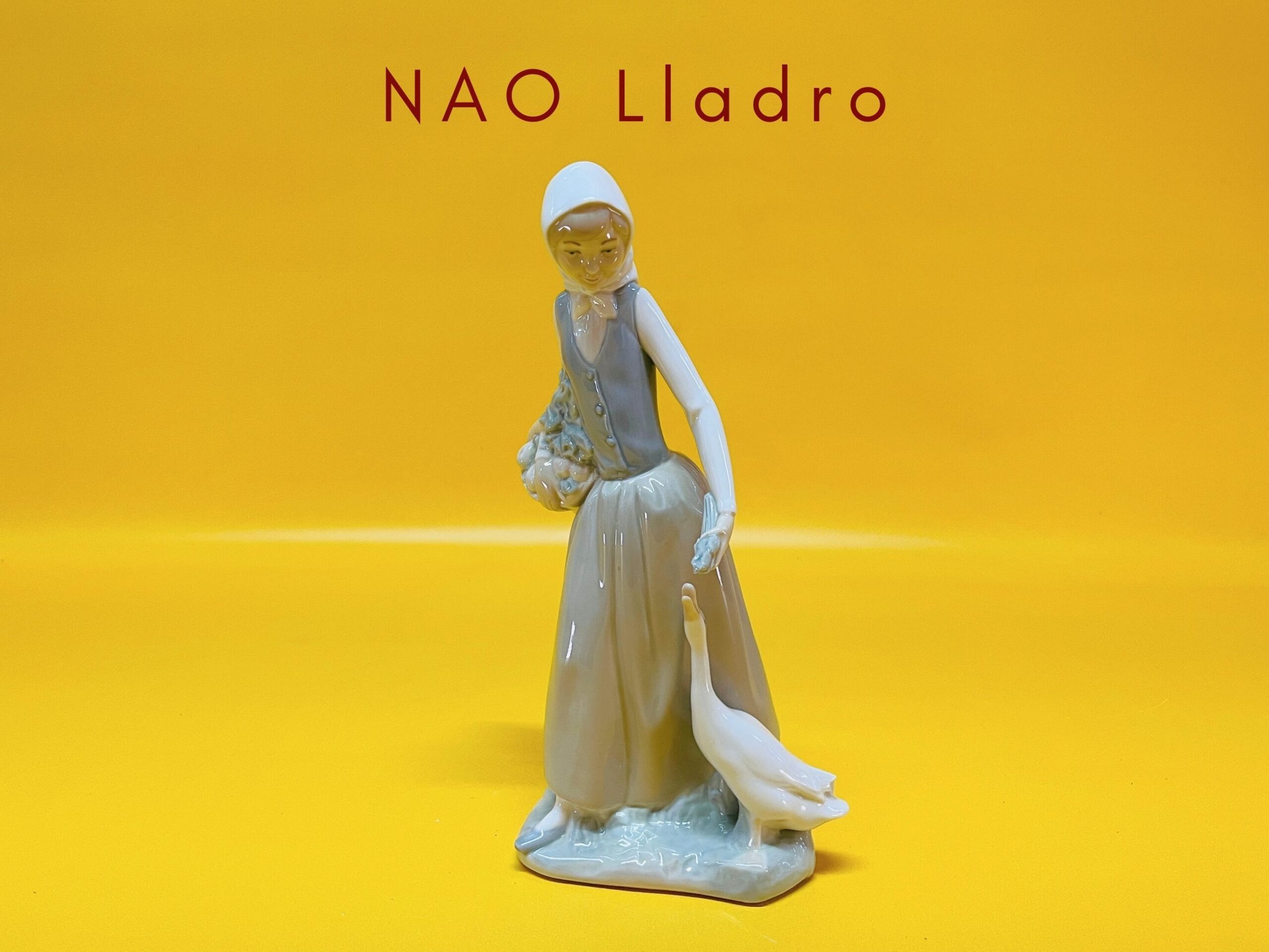 Nao Lladro Porcelain Figurine Woman with Duck